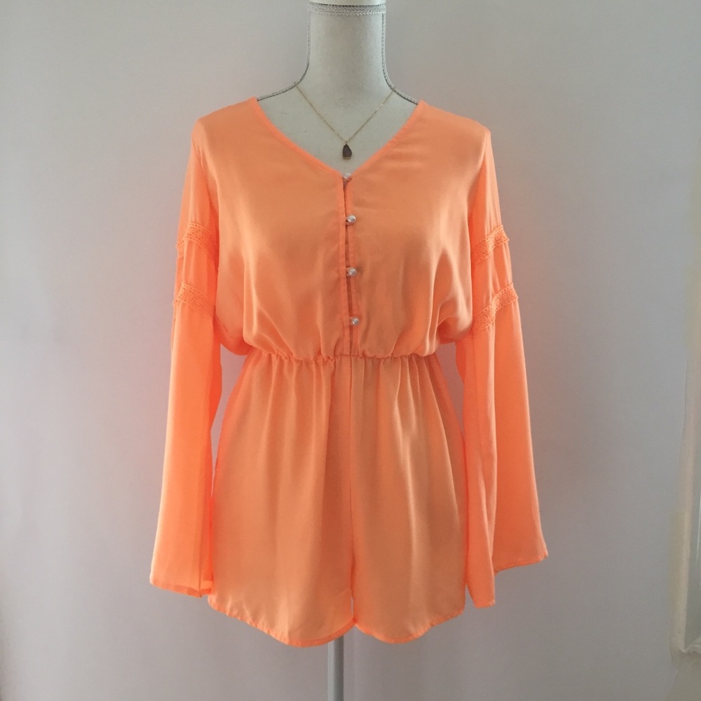 NWT Gianni Bini Boho Style Long Sleeve Romper - Size SMALL - (1089-B10)